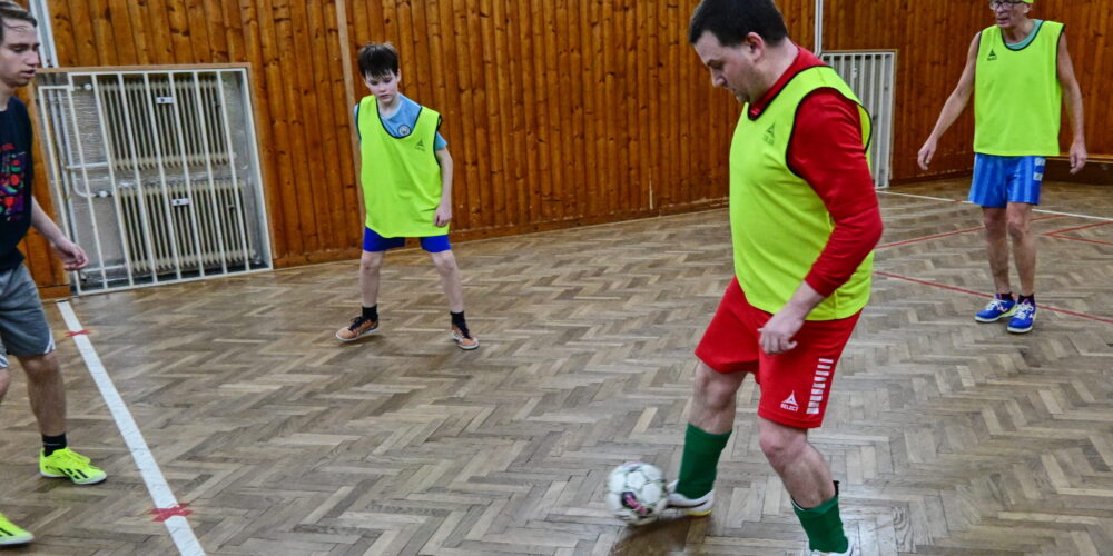 Rekreační futsal ÚT 18.30 hod (23) úvodní